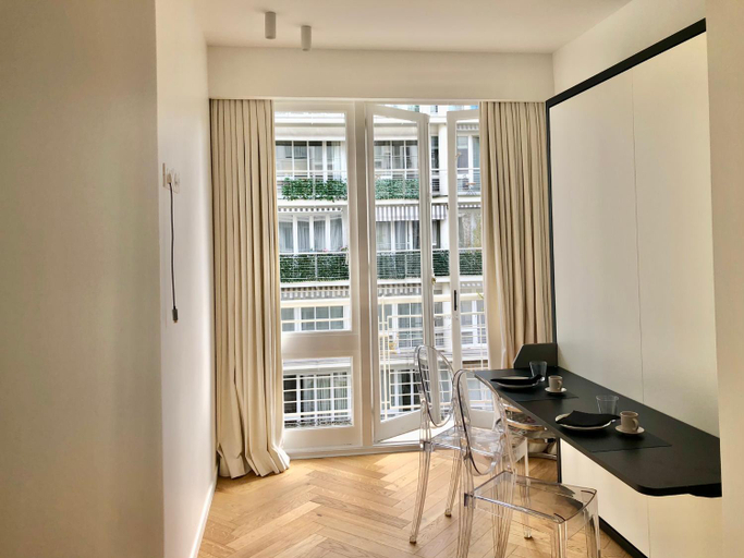 Others 5, Studio confort et design Etoile-Neuilly-La Defense, Hauts-de-Seine