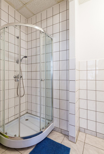 Bathroom 2, Enjoy your stay with DKN apartments - Mon-Sun - Late night check-in - Multilanguage - Near Railway s, Leipzig