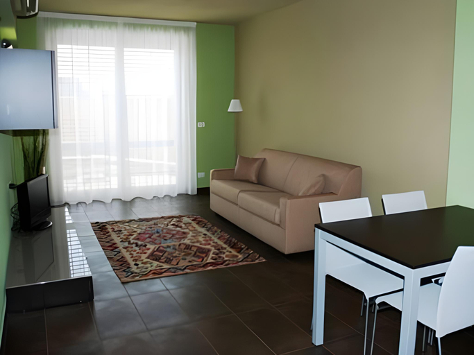 Dining Room 11