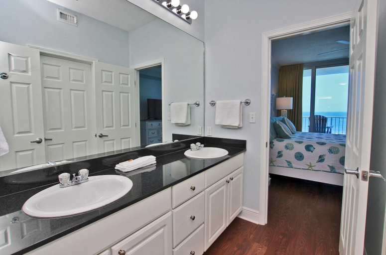 Bathroom 3, San Carlos 409, Baldwin