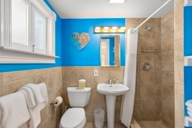 Room 3, Poolside Paradise by Brightwild Heated Pool, Monroe
