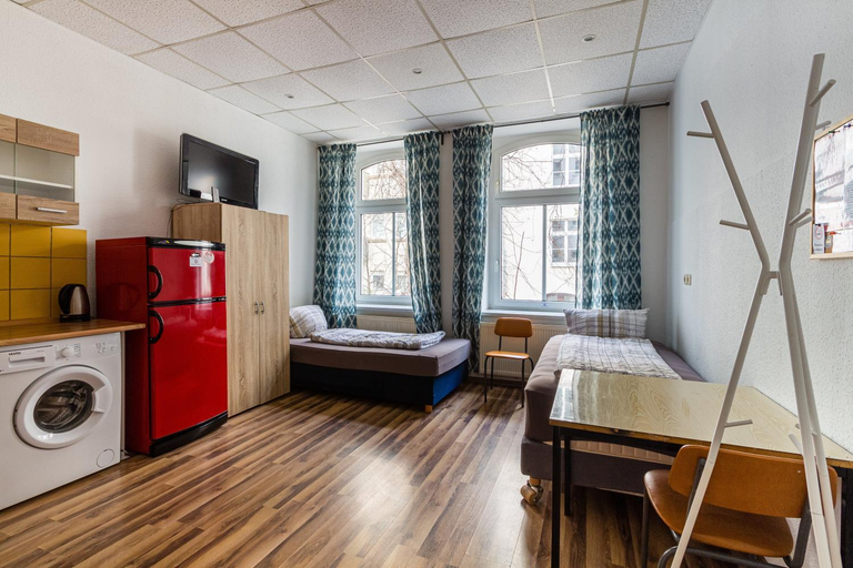 Others 3, Enjoy your stay with DKN apartments - Mon-Sun - Late night check-in - Multilanguage - Near Railway s, Leipzig