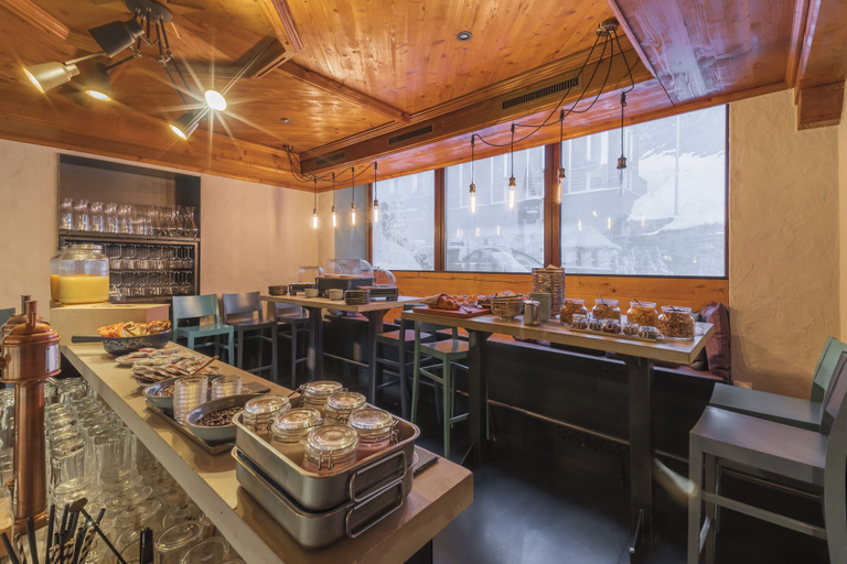 Food & Drinks 4, Hotel Quellenhof - Self Check-in & Adults Only, Plessur