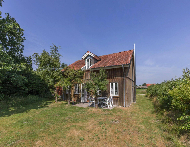 Exterior 5, Liebevoll Eingerichtetes Ferienhaus in Langenhorn, Nordfriesland