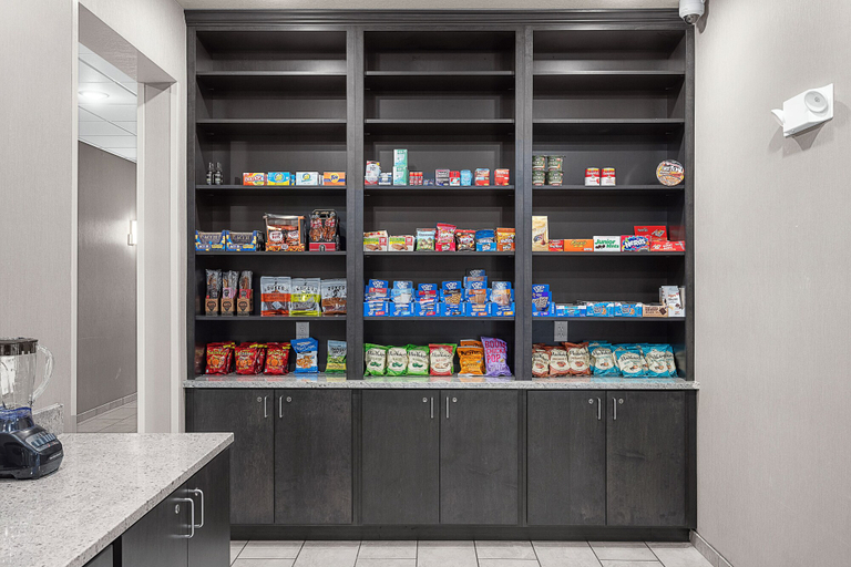 Food & Drinks 5, Riverstone Suites - Chippewa Falls, Chippewa