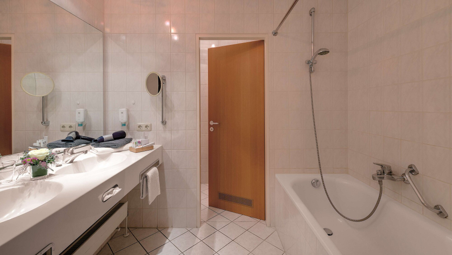 Bathroom 4, Best Western Aparthotel Birnbachhoehe, Rottal-Inn