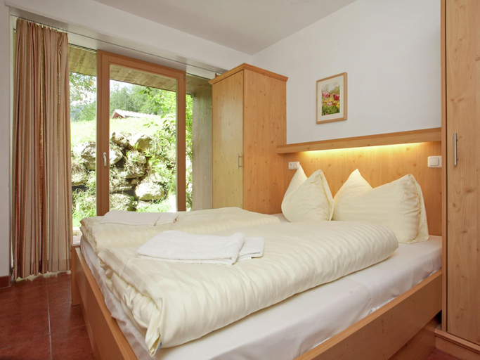 Bedroom 4, Wald im Pinzgau Chalet With Sauna, Zell am See