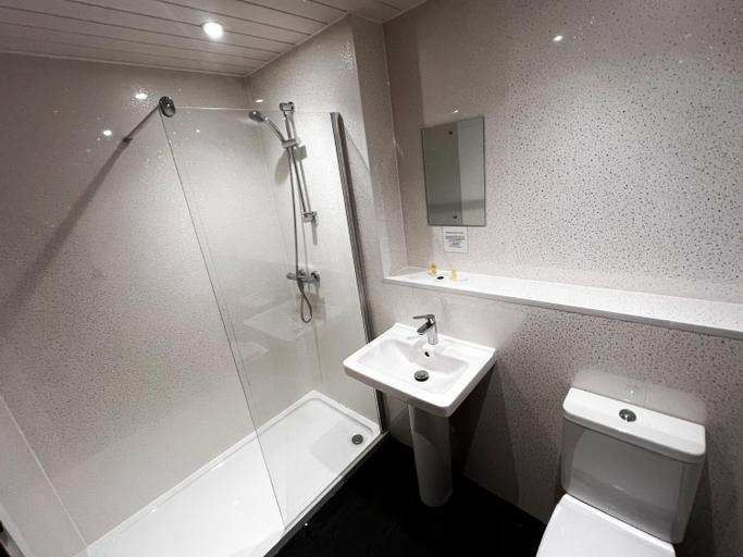 Bathroom 4, Park Hotel, Falkirk