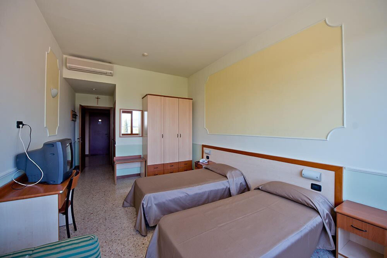 Bedroom 4, Centro Carraro, Verona