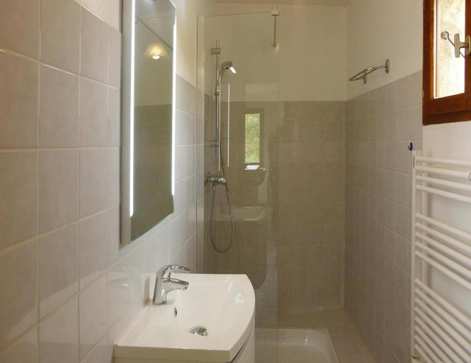 Bathroom 4, Malaucene Garden Apartment Stay, Vaucluse
