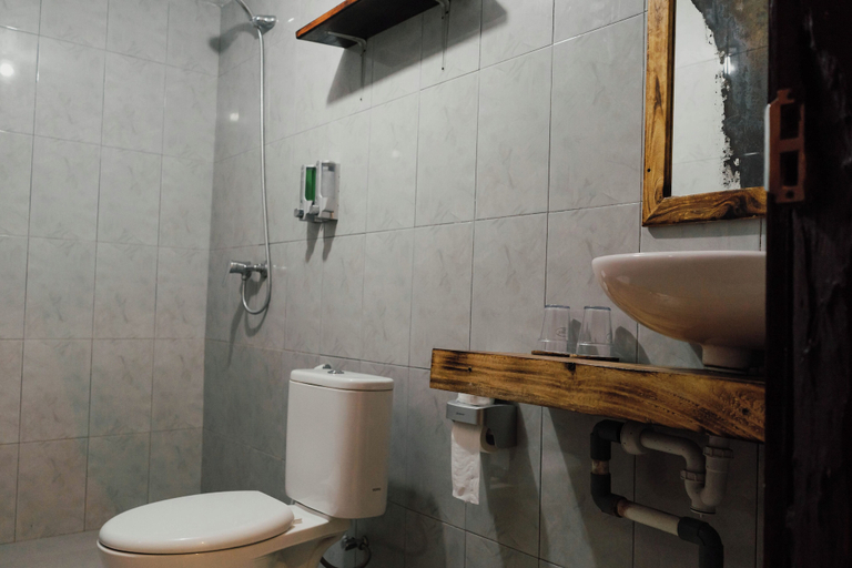 Bathroom 4, Temeling Jungle Inn, Klungkung