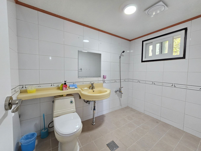 Bathroom 3, Tree Story Pension, Seogwipo