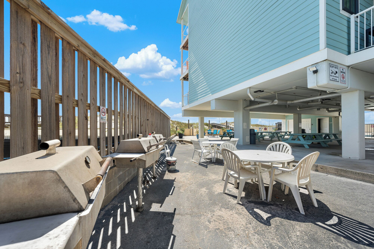 Food & Drinks, Romar Beach 203, Baldwin