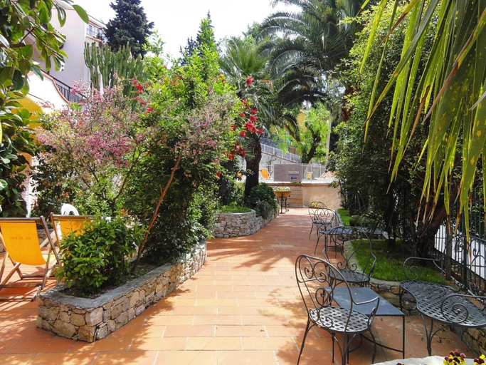 Others 4, Apartment in Pietra Ligure, Savona