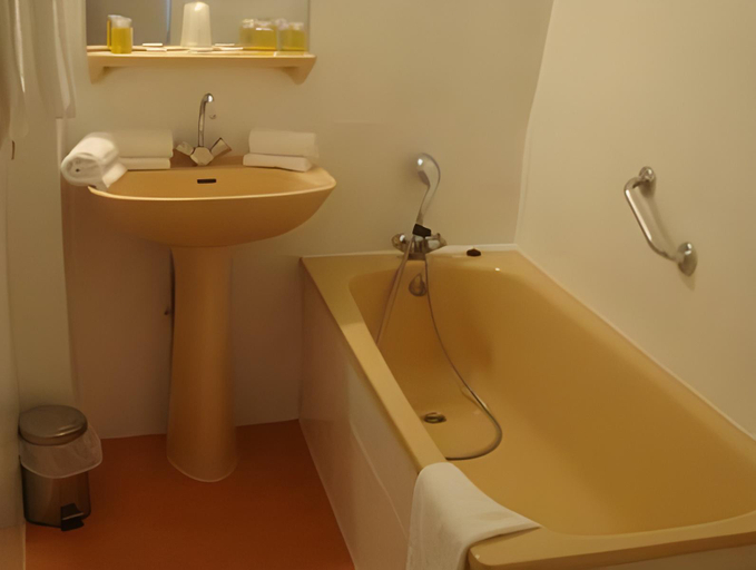 Bathroom 5