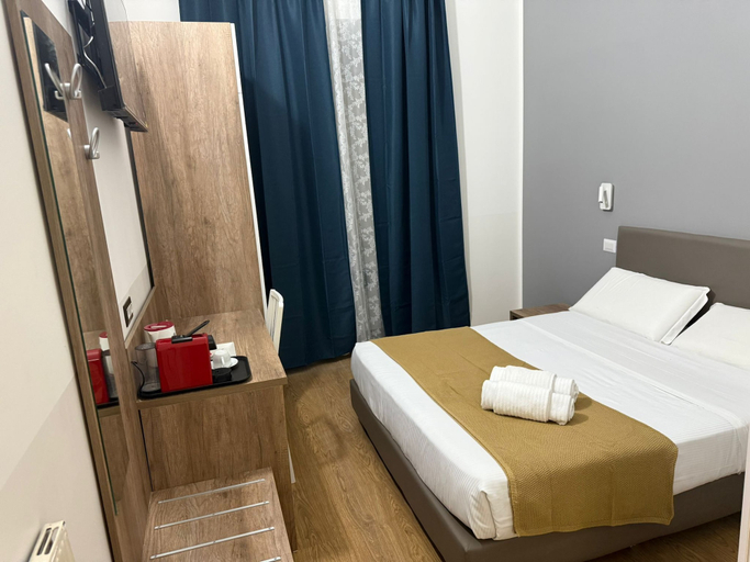 Bedroom 4, Conte House, Rome