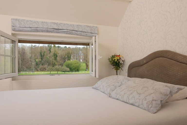 Bedroom 2, Domaine St Germer, Oise