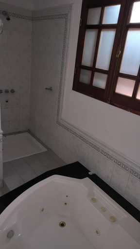 Bathroom 4, Parque Suites, Capital