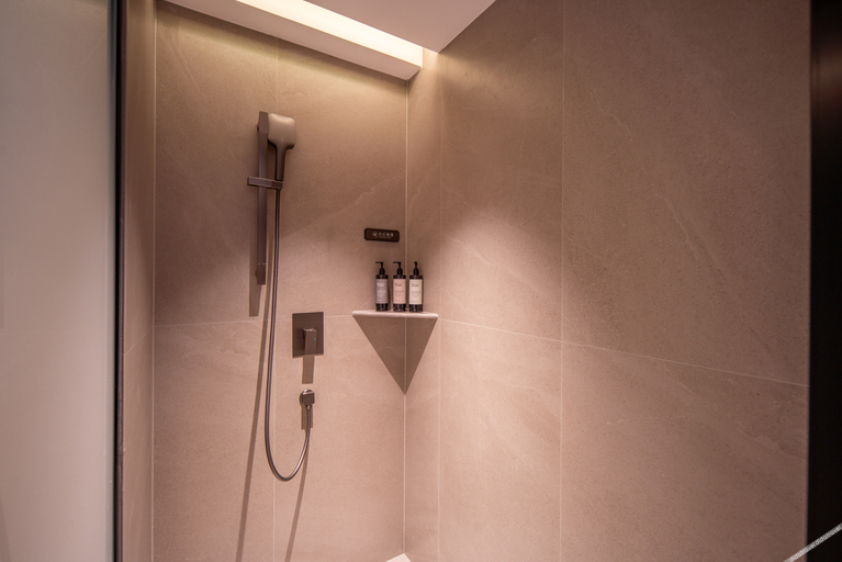 Bathroom 3, Rezen Hotel Xinxiang East Railway Station Pingyuan Road, Xinxiang
