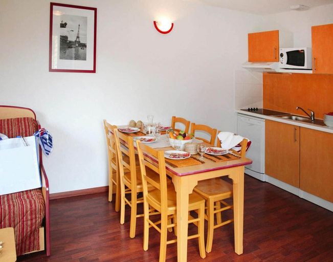 Dining 4, Cassen Holiday House With Pool, Landes