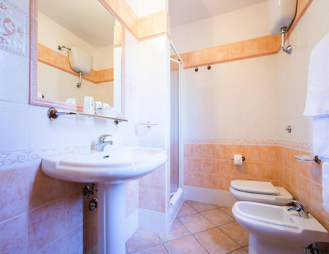 Bathroom 4, Apartment in Sardinia Near Cala Liberotto Beach, Nuoro