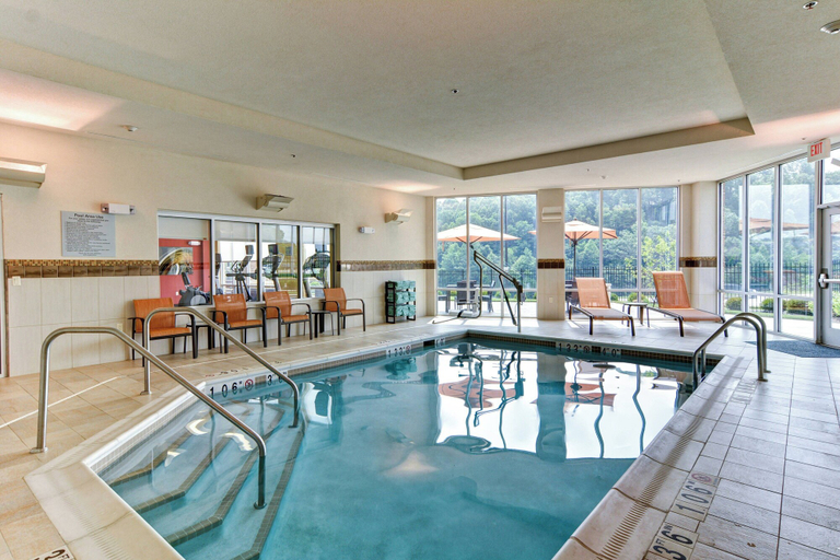 Sport & Beauty 5, Courtyard by Marriott Bridgeport Clarksburg, Harrison
