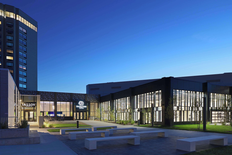 Exterior & Views 2, DoubleTree by Hilton Battle Creek, Calhoun