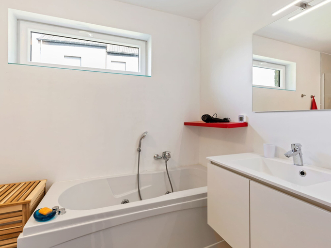 Bathroom 5, Villa in Kobbegem With Private Garden, Vlaams Brabant