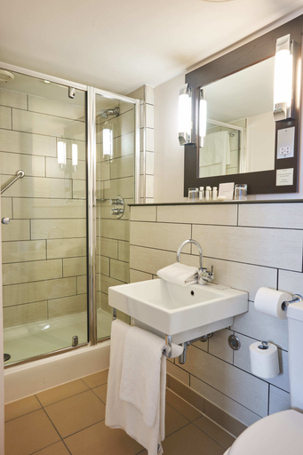 Bathroom, Heywood House Hotel, BW Signature Collection, Sefton