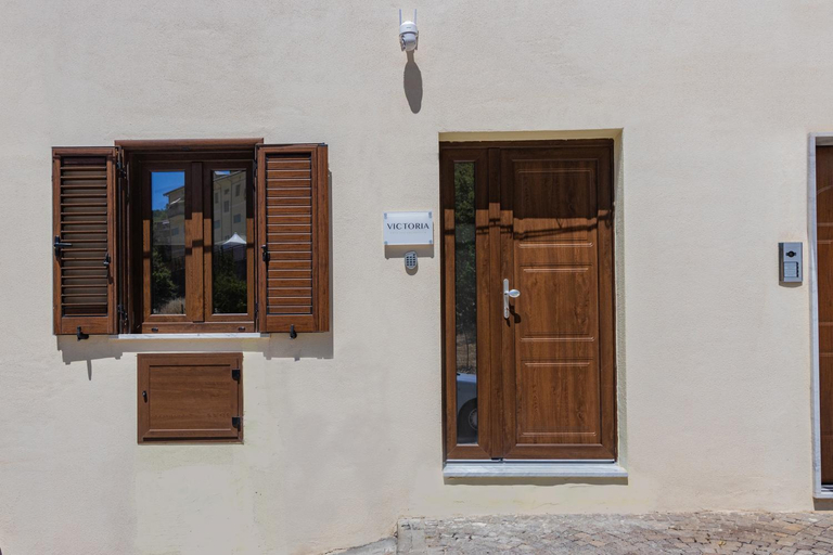 Others 5, B&B Victoria, Potenza