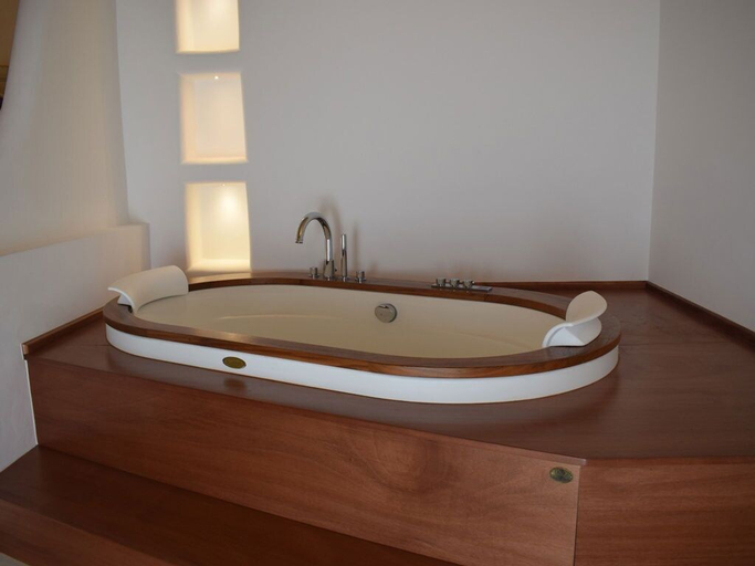Bathroom 5, PlazaCarrisi Hotel & Spa, Brindisi