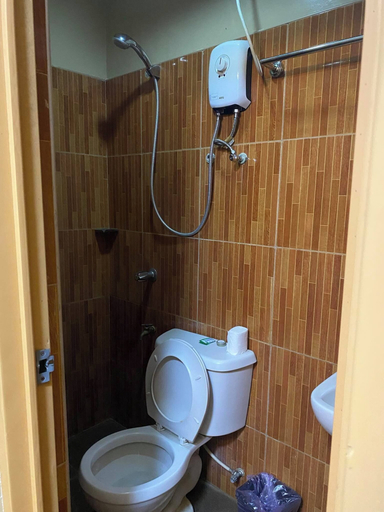 Bathroom 4, East Square Inn, Bacolod City