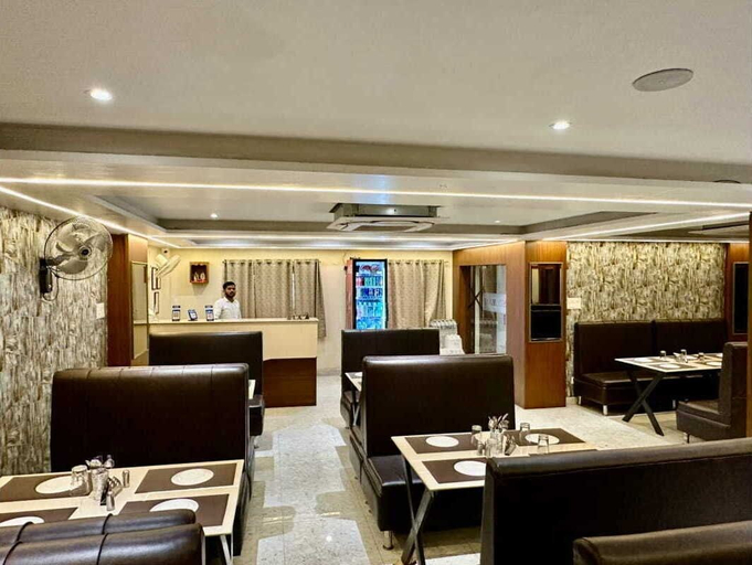 Food & Drinks, Hotel M K Grand, Varanasi