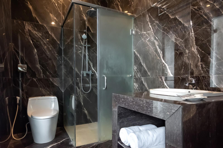 Bathroom 11