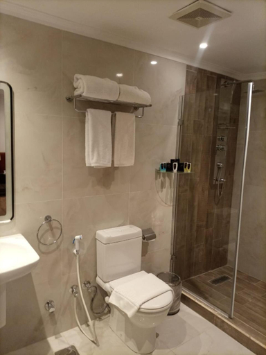 Bathroom 12