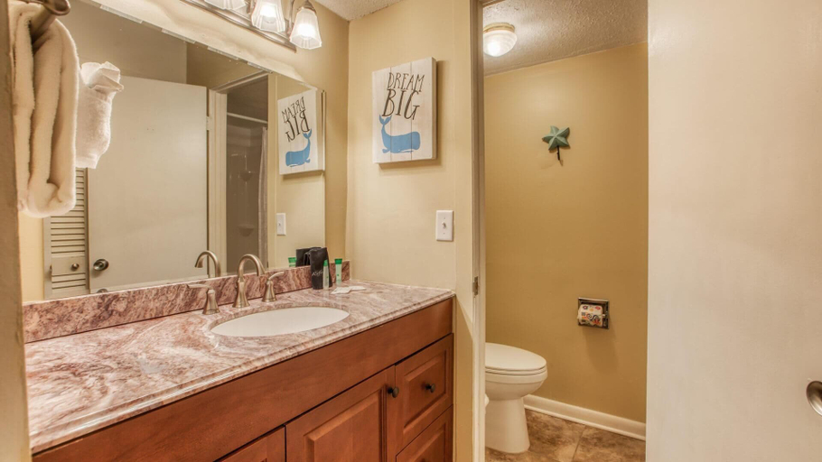 Bathroom 4, Seascape 23B, Walton