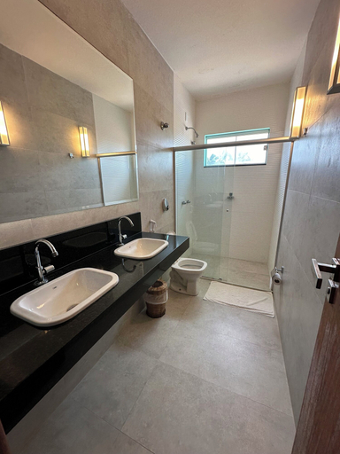 Bathroom 5, Hotel Paraiso Tropical, Alcobaca