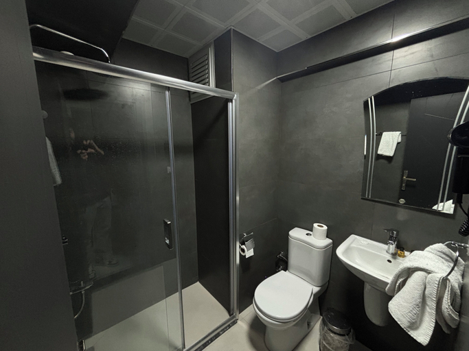 Bathroom 3, Hotel Altinnal, Izmit