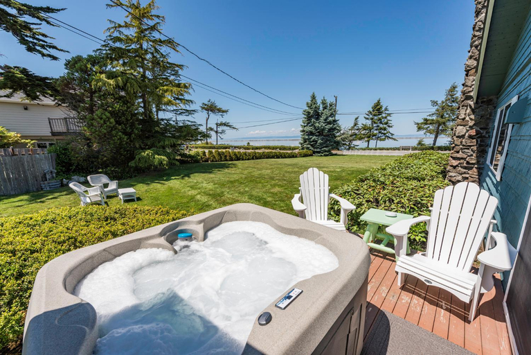 Sport & Beauty, Juan de Fuca Waterfront Hotel & Cottages, Clallam