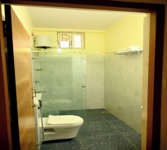 Bathroom 3, The Butterfly Luxury Serviced Apartments Benz Circle Vijayawada, Krishna