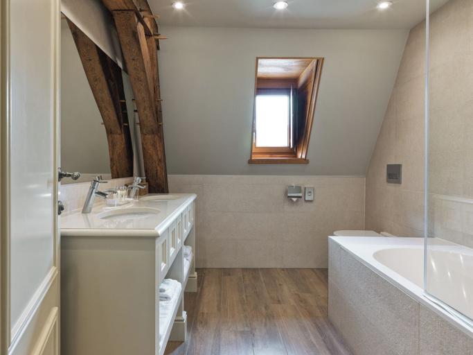 Bathroom 3, Kasteel van Ordingen, Limburg