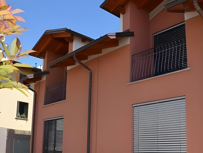 Exterior 14