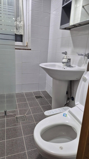 Bathroom 4, Namhae German Village Johannes, Namhae