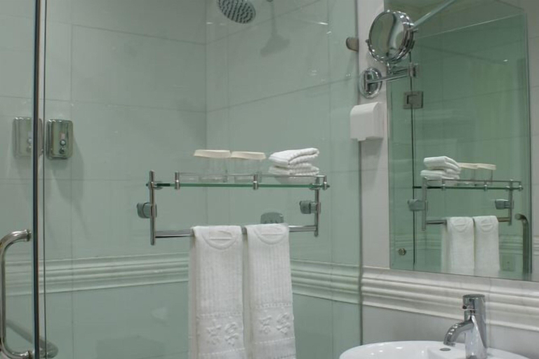 Bathroom 4, Pingliang Hotel, Pingliang