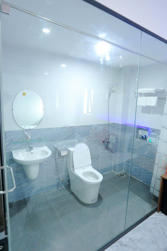 Bathroom 3, SKY HOTEL, Long Thành