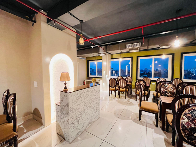Food & Drinks 5, Gulmohar Residency Hauz Khas , Delhi