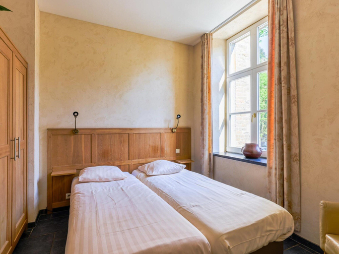 Bedroom 2, Lovely Apartment in Aywaille near River, Liège