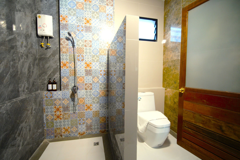 Bathroom 5, Villa Cha-Cha Chaolao Beach Resort, Tha Mai