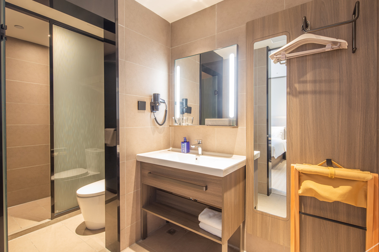 Bathroom 3, Hanting Hotel Luoyang Songxian Luhun Lake, Luoyang