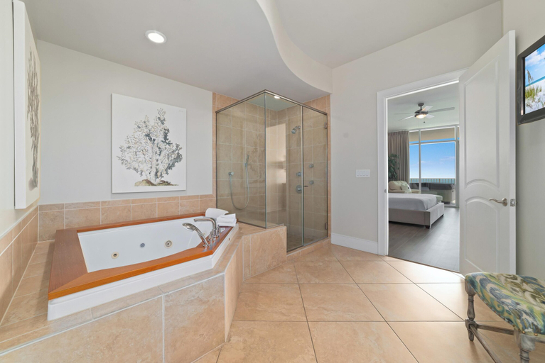 Bathroom 4, Turquoise C2106, Baldwin